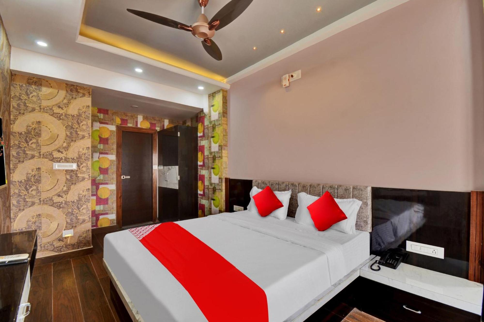 Hotel O 7 Star อุเดเปอร์ ภายนอก รูปภาพ