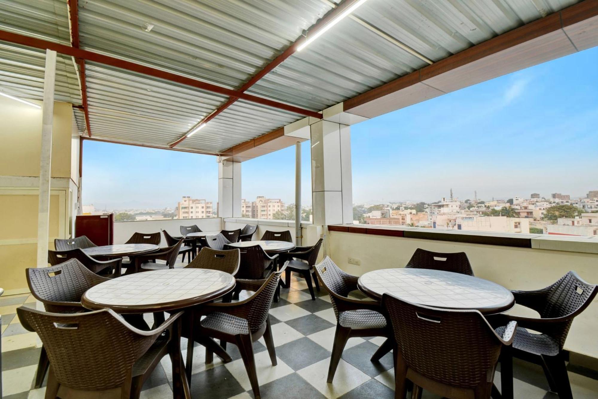 Hotel O 7 Star อุเดเปอร์ ภายนอก รูปภาพ